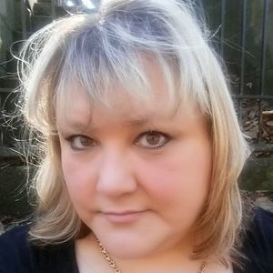 Meet your Posher, Valerie